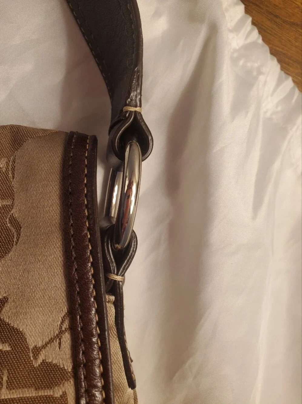 COACH VINTAGE HORSE & CARRIAGE FLAP SHOULDER BAG IN PERFECT LIKE NEW CONDITION!!